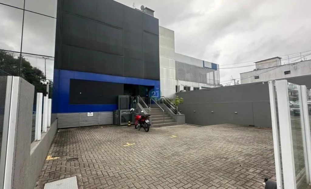 Alugo prédio comercial com 03 pavimentos, 07 salas, acessebilidade, elevador e 10 vagas de - Foto 2