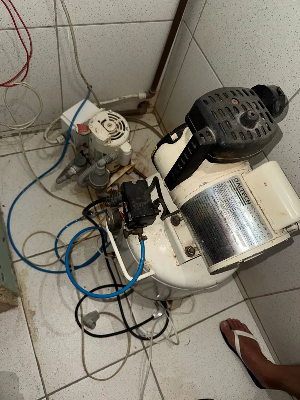 Compressor Odontológico Daltech DC6 Isento de Óleo - Usado  - Foto 2