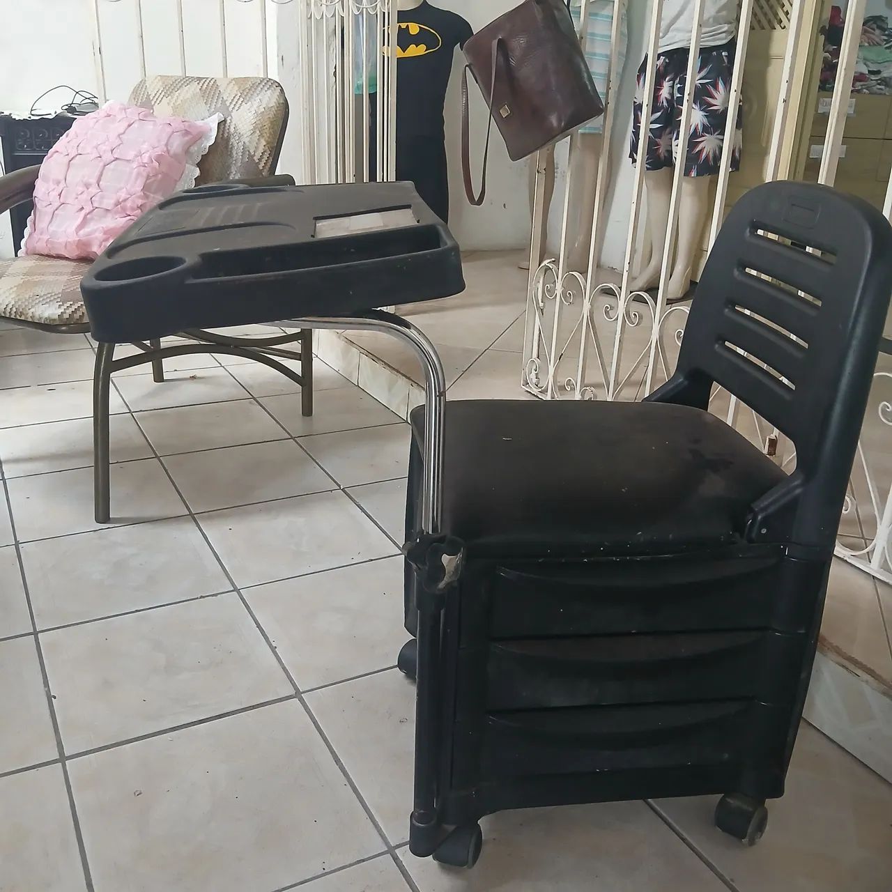 Black Manicure Chair