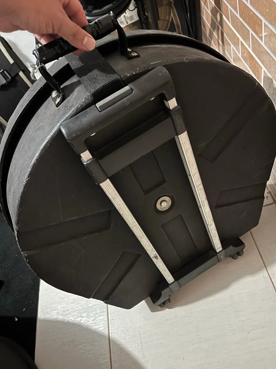 Case de prato com rodas 