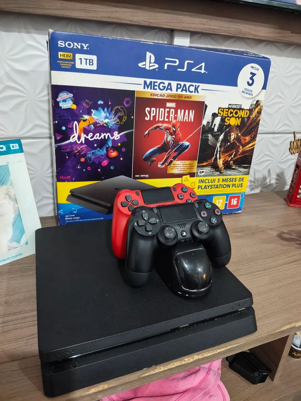 Ps4 - 1 terá - 2 controle