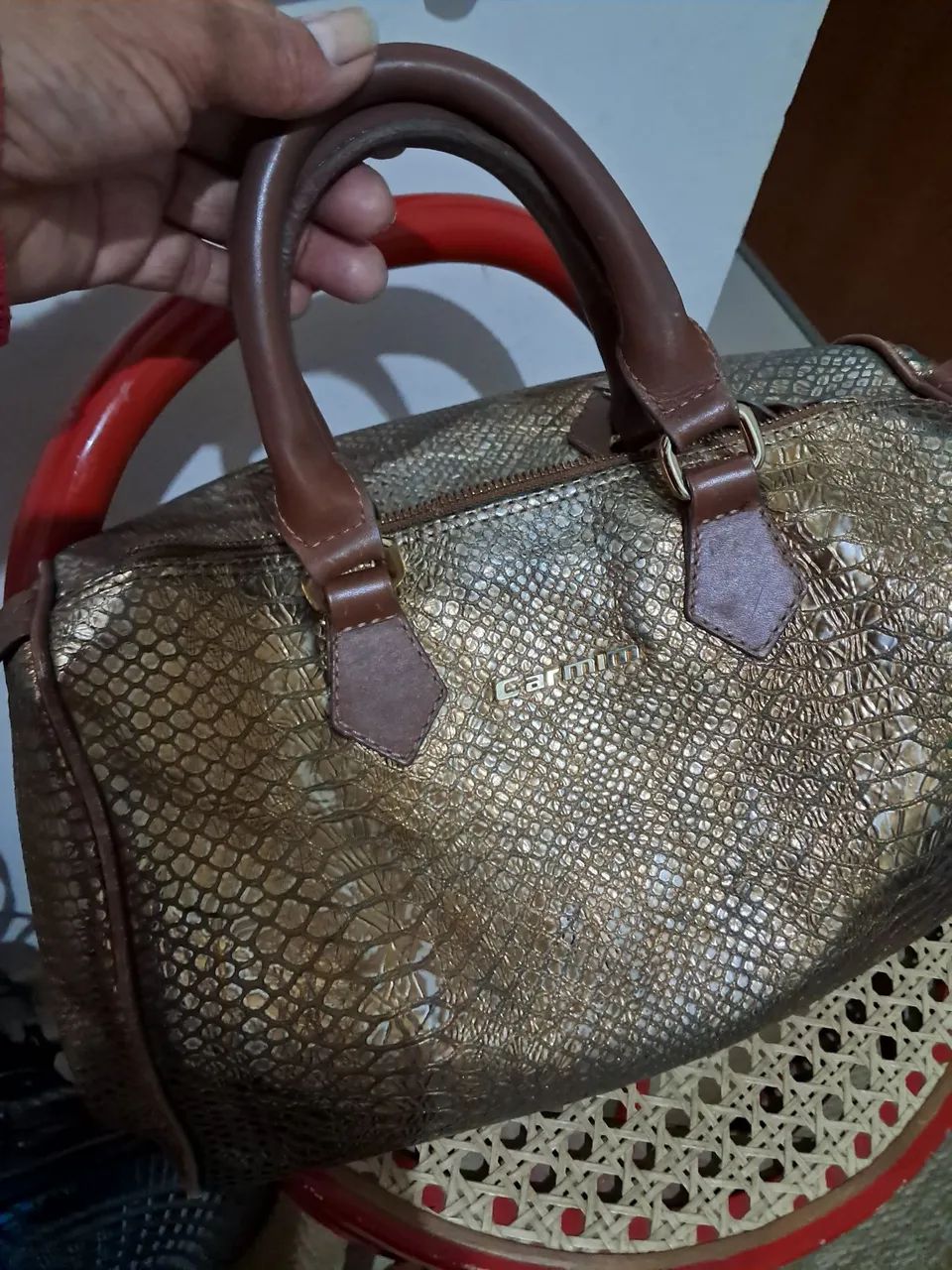 Bolsa dourada carmim - Foto 3