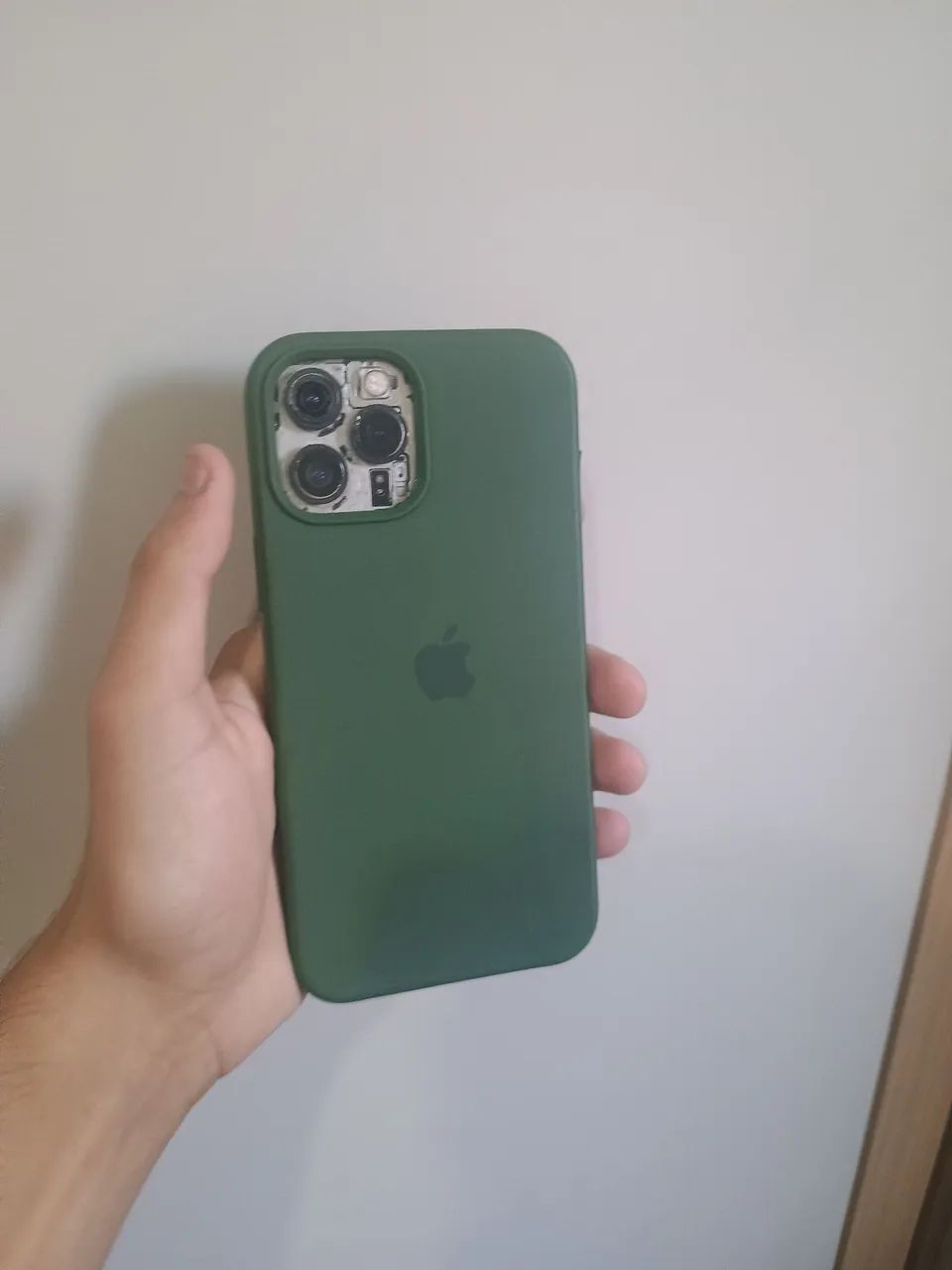 iPhone 12 Pro Max 256GB / Liga normal / Face ID OK / Para reparo