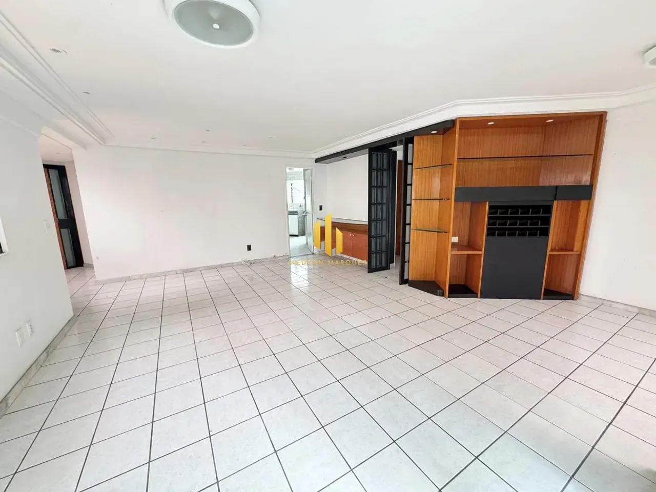 Edifício Solar da Praça Fleming Apartamento 4quartos 2uites 120m Nascente 3 vagas de garag - Foto 2