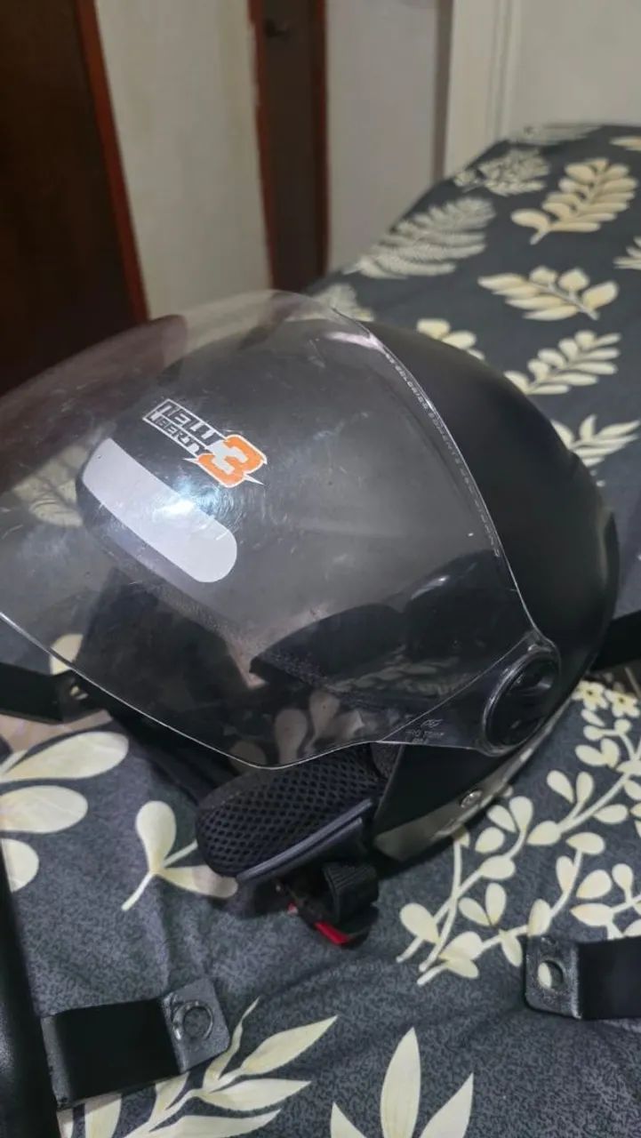 Kit com Baú de 30L + Bagageiro + 2 Capacetes - Foto 3