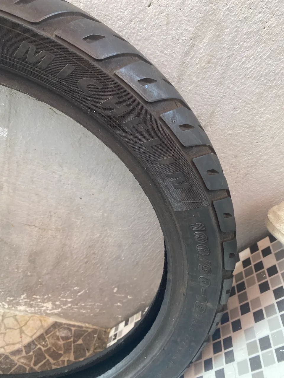 Vendo esses 2 pneus  - Foto 2