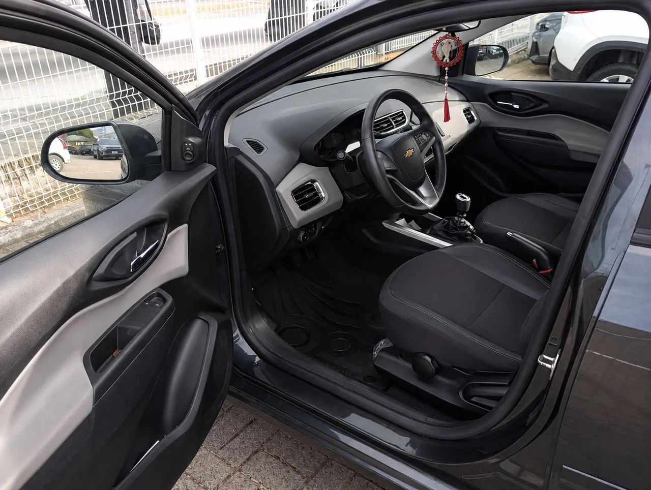 Chevrolet Onix Hatch LT 1.4 8V Flex Mec. 4P 2019 - Foto 5