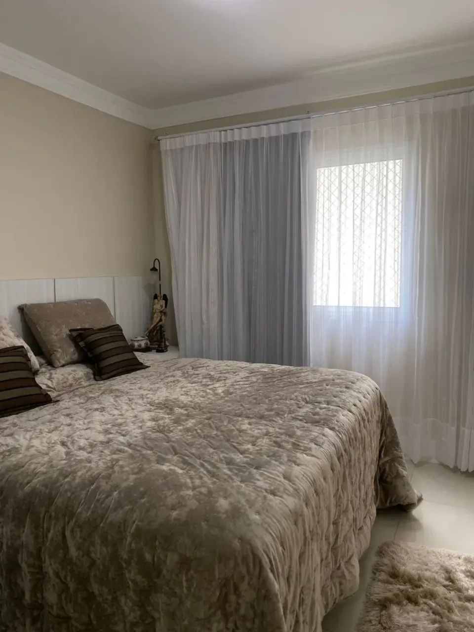 Alugo apartamento com 187 m² - Farol da Ilha - 100% mobiliado - 3 suítes + escritório - 3