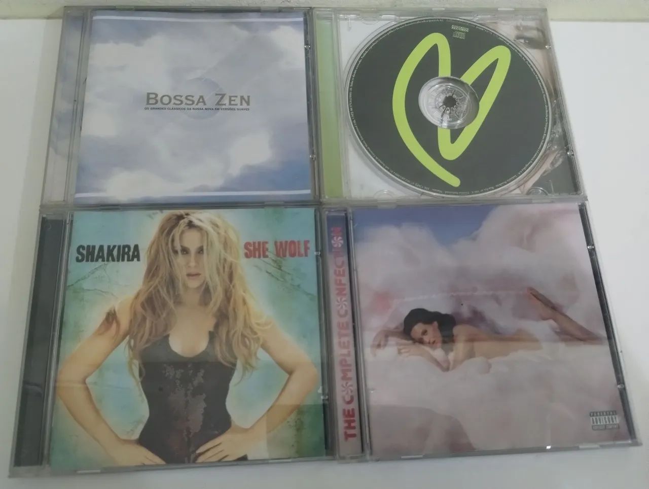 Lote com 33 CDs diversos 