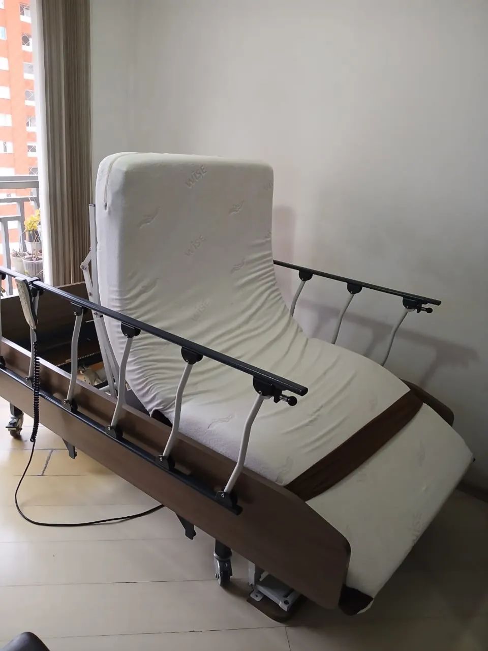 Cama hospitalar motorizada poltrona advance wise comfort 