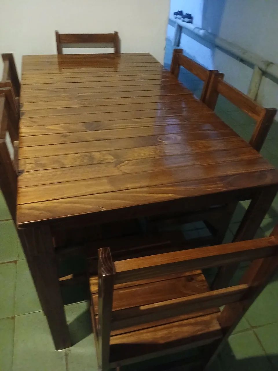 Mesa de 6 cadeiras toda em madeira