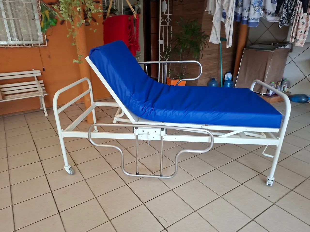 Cama hospitalar inox grades com colchão.  - Foto 4