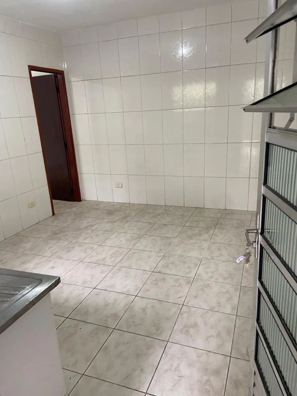 ALUGA CASA 3 CÔMODOS 