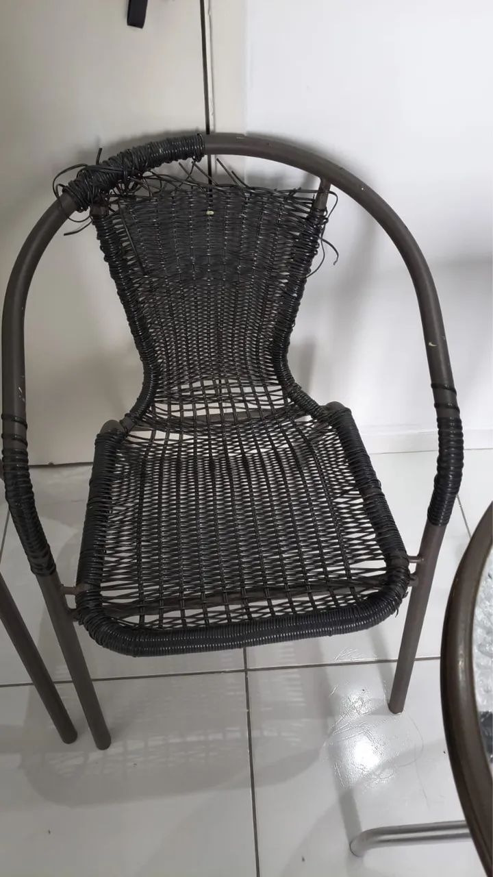 Mesa com duas cadeiras  - Foto 4