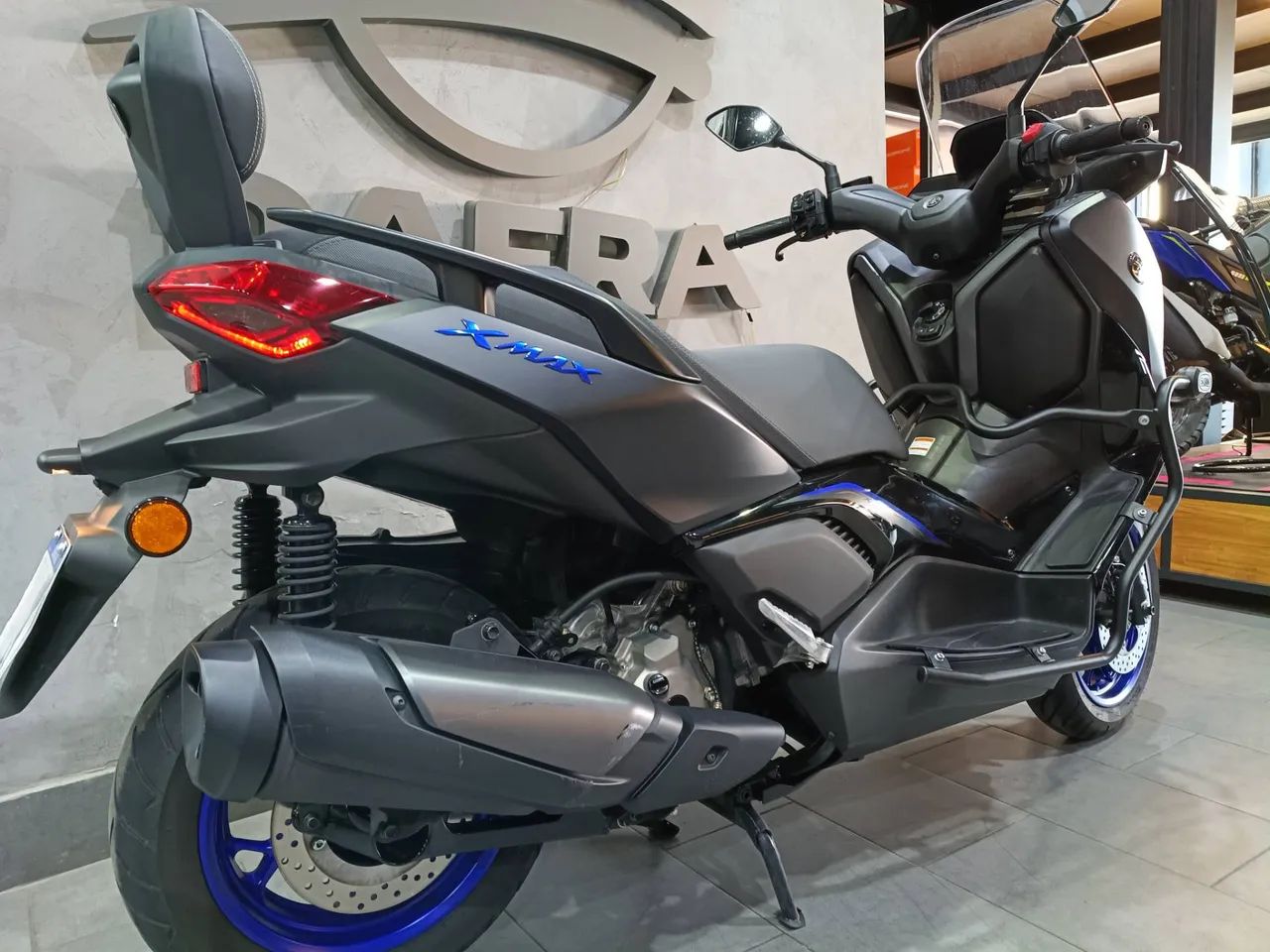YAMAHA XMAX 300 CONNECTED ABS - Foto 4