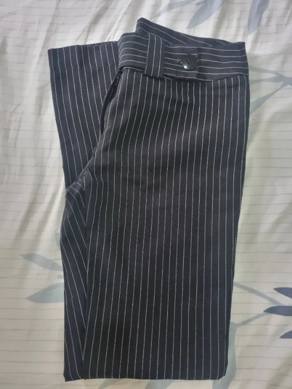 Calça social risca de giz preta - Foto 4