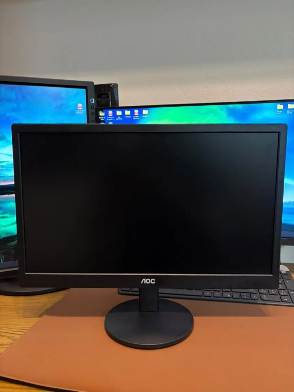 Monitor Aoc 18.5" Led Vga e Hdmi - 1 mês de uso