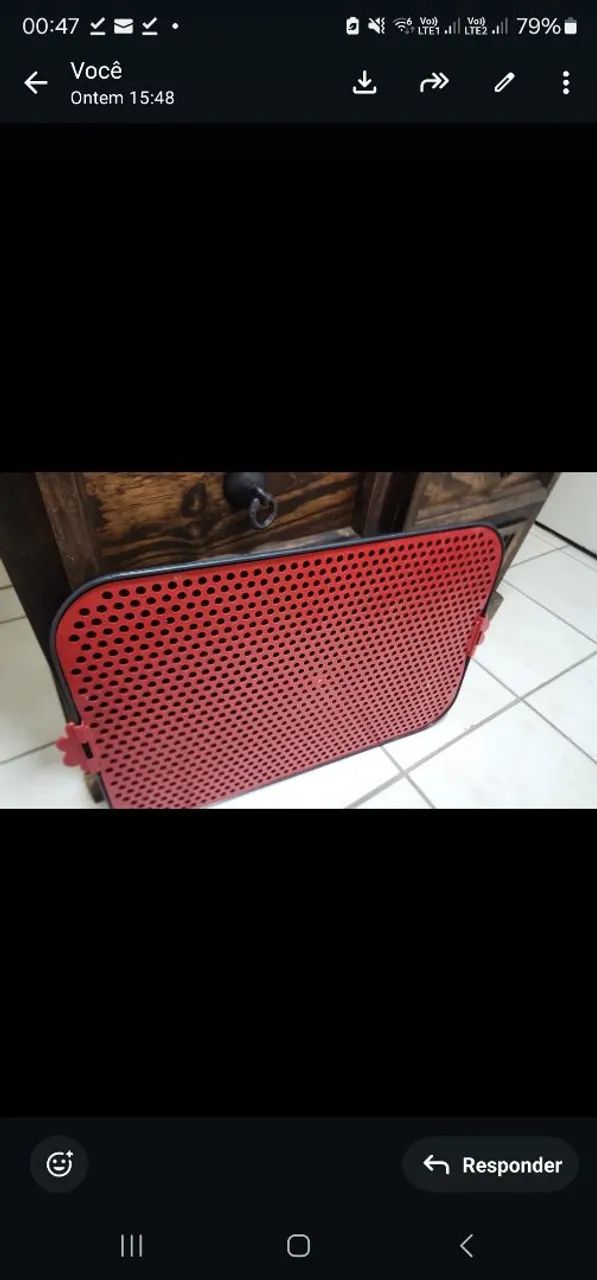 VENDO CERCADO REFORÇADO COM TAPETE HIGIÊNICO IMPERMEÁVEL E LAVÁVEL,ALÉM DE OUTROS ITENS. - Foto 3