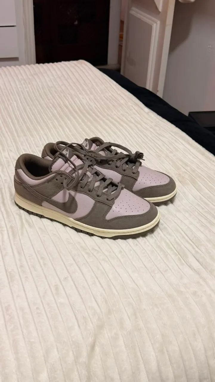 Tênis Nike Dunk roxo e cinza 