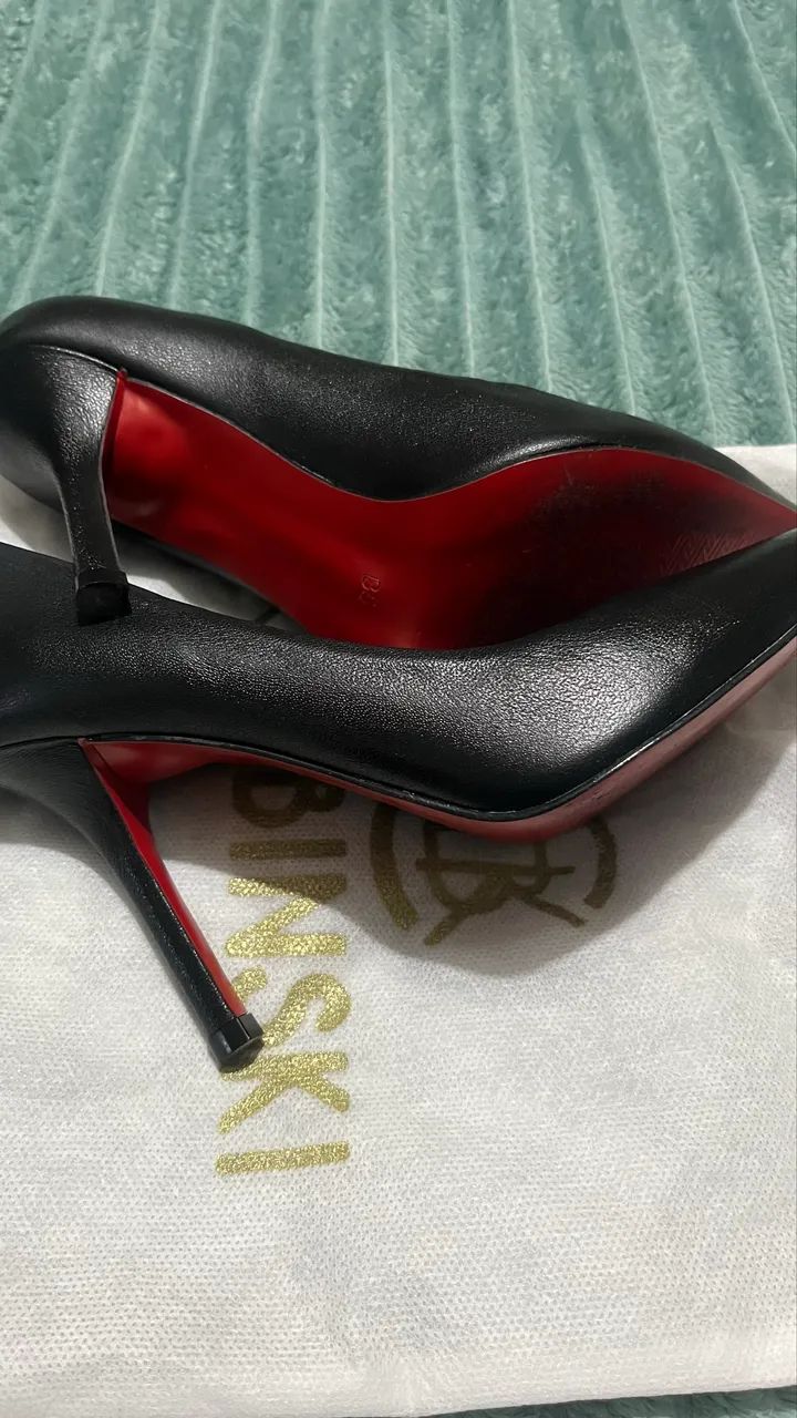 Sapato Scarpin preto couro legítimo marca chibinski - Foto 2