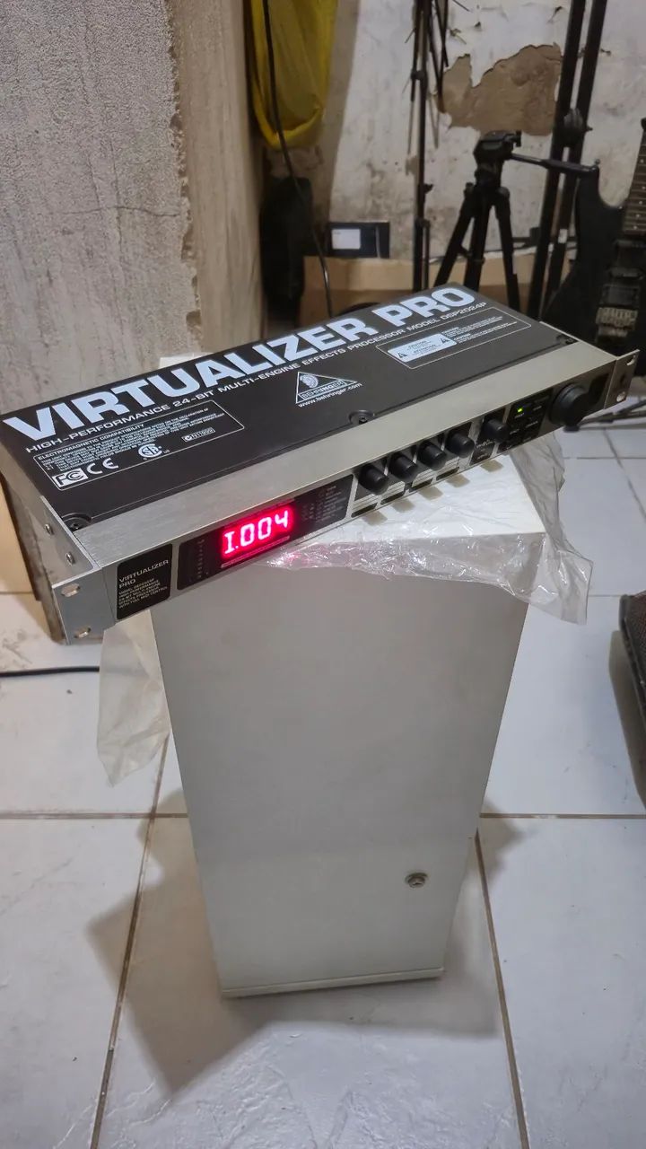 PROCESSADOR DE EFEITO Behringer Virtualizer Pro DSP2024P