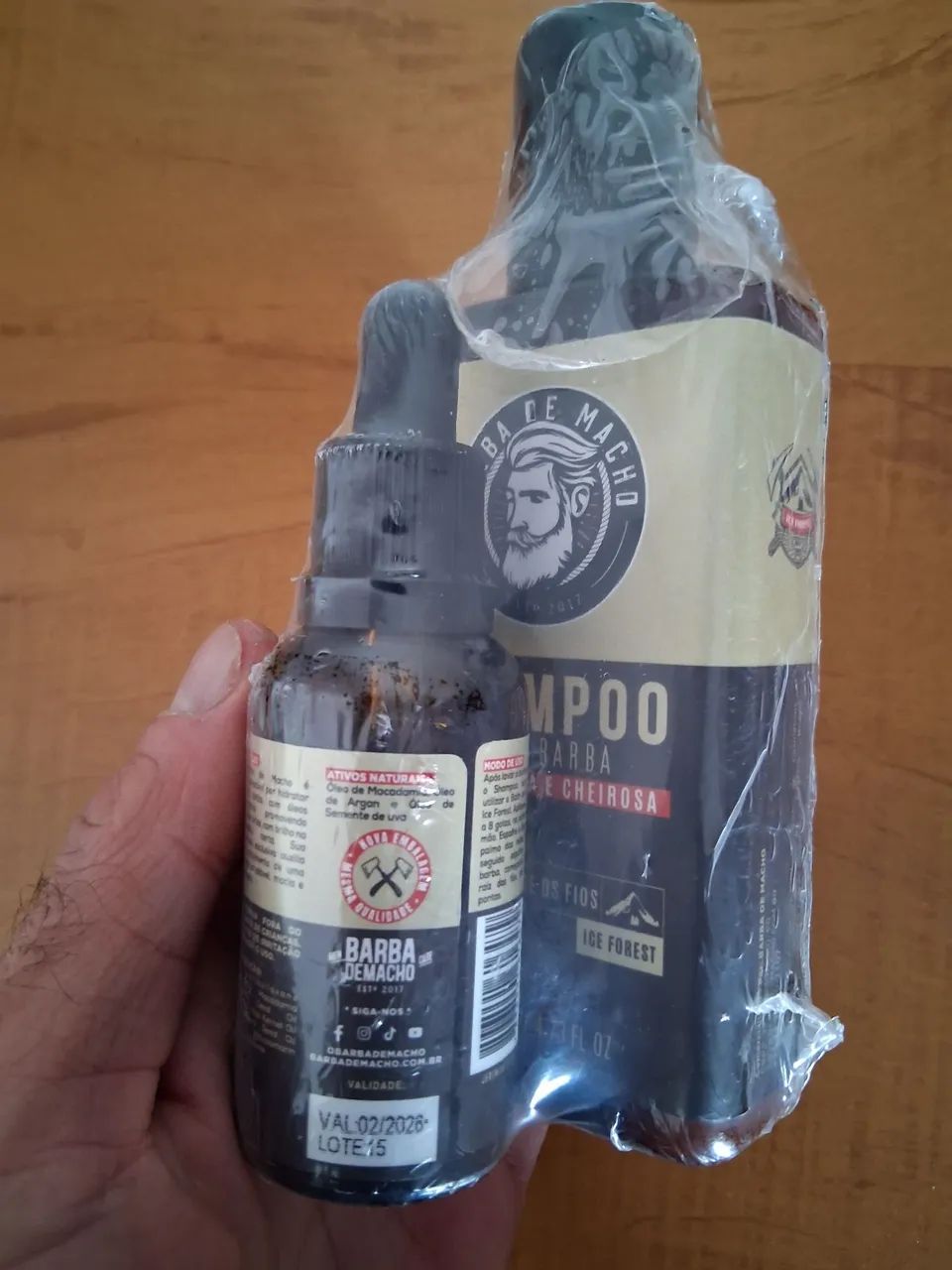 Kit Basico para Barba Shampoo e Óleo - Limpa Hidrata e Modela - Foto 3