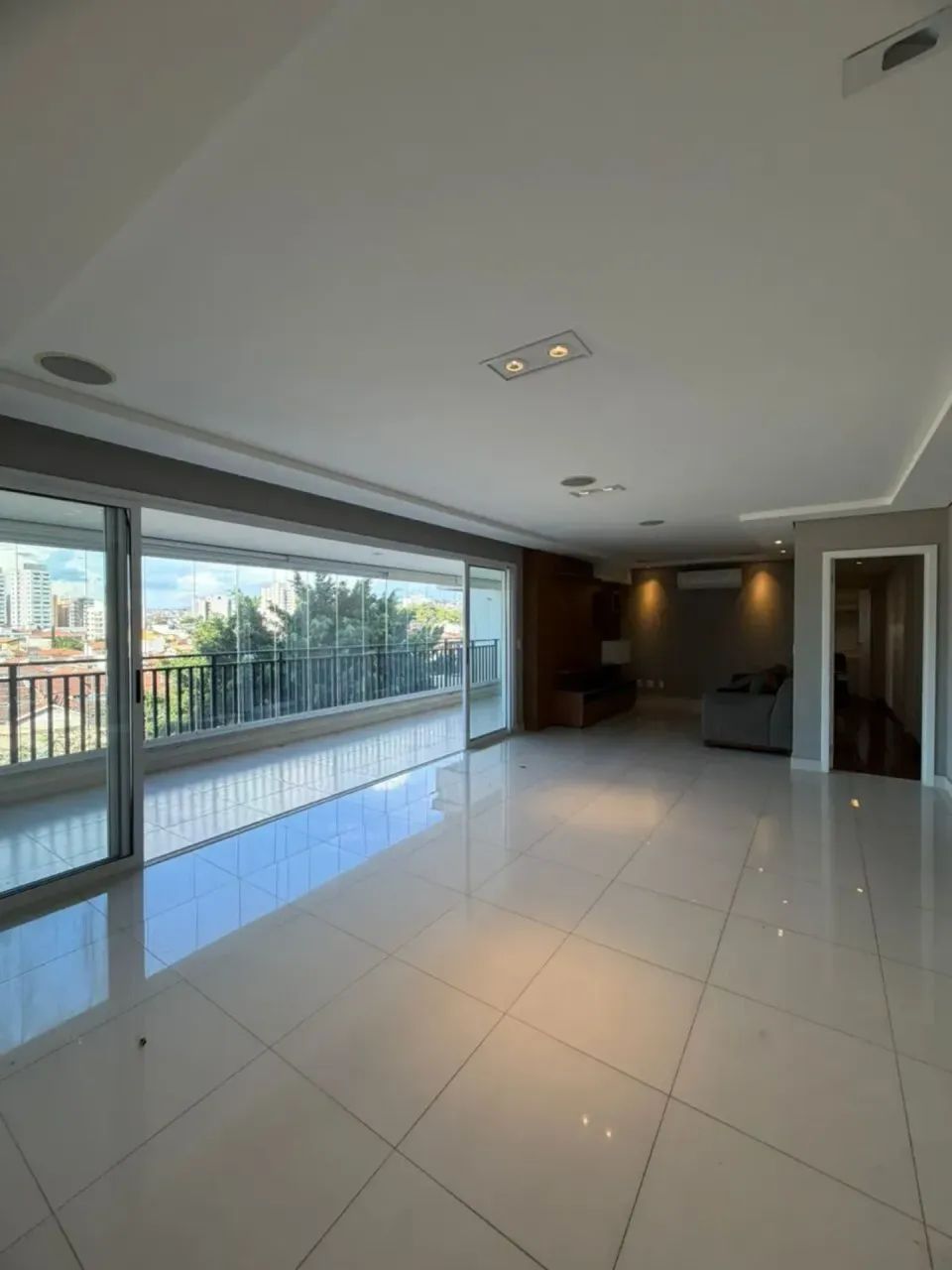 APARTAMENTO PARA LOCAÇÃO EM TAUBATÉ NO EDIFÍCIO VARANDAS
