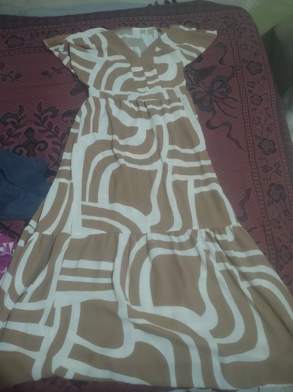 Vestido marrom e branco, comprimento G e de largura M  - Foto 2