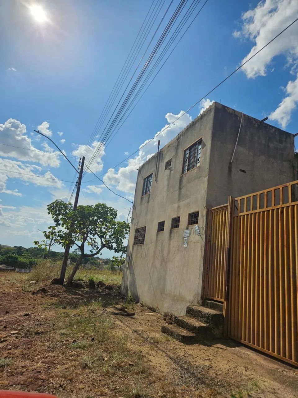 galpão com usina de energia solar
