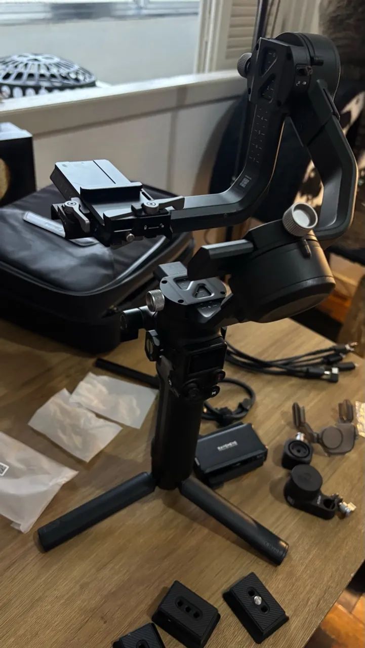 Gimbal DJI RSC 2 Pro Combo - Acessórios para Câmeras e Filmadoras