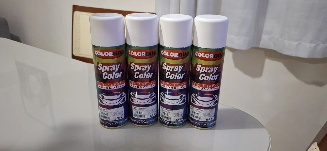 White Automotive Paint Spray