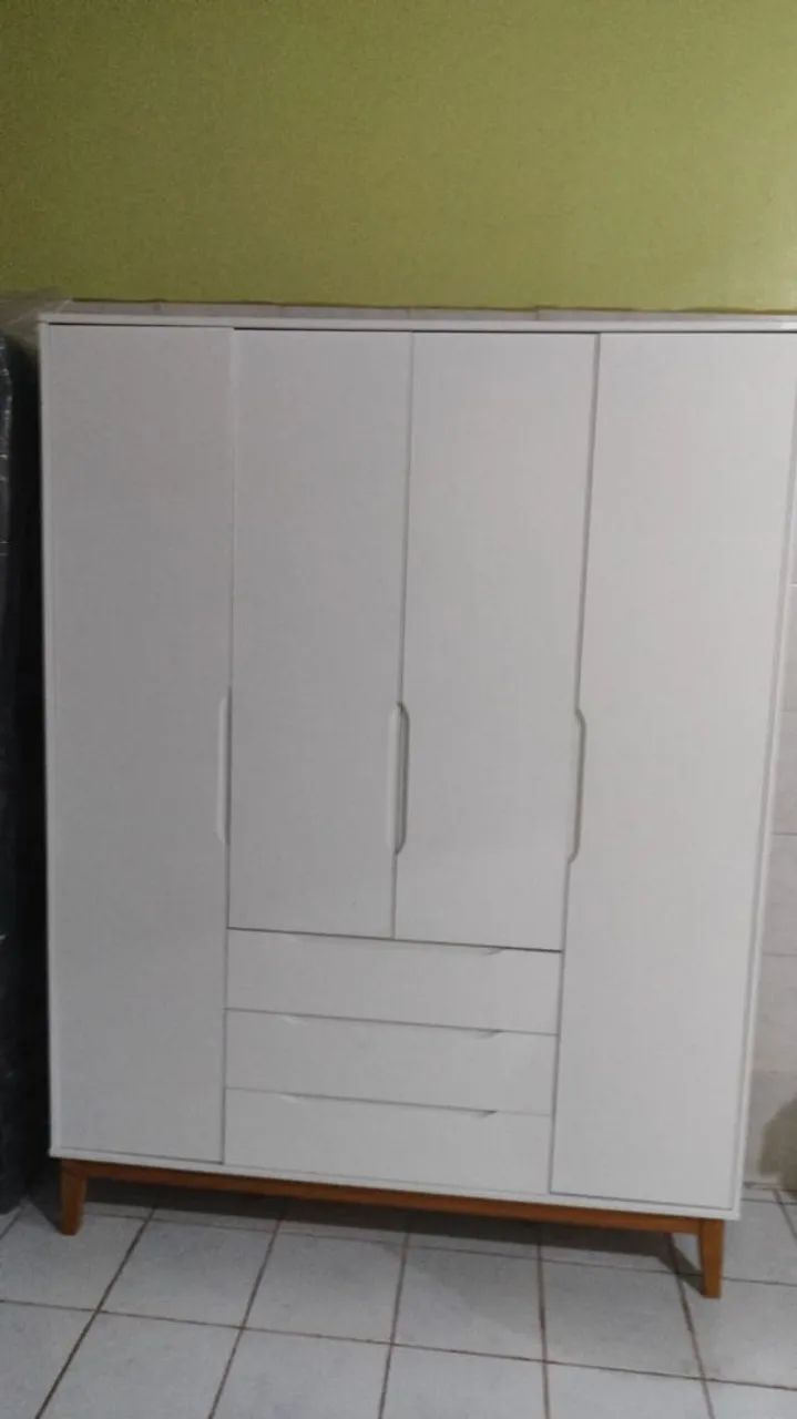 Vendo guarda-roupa e cômoda infantil 
