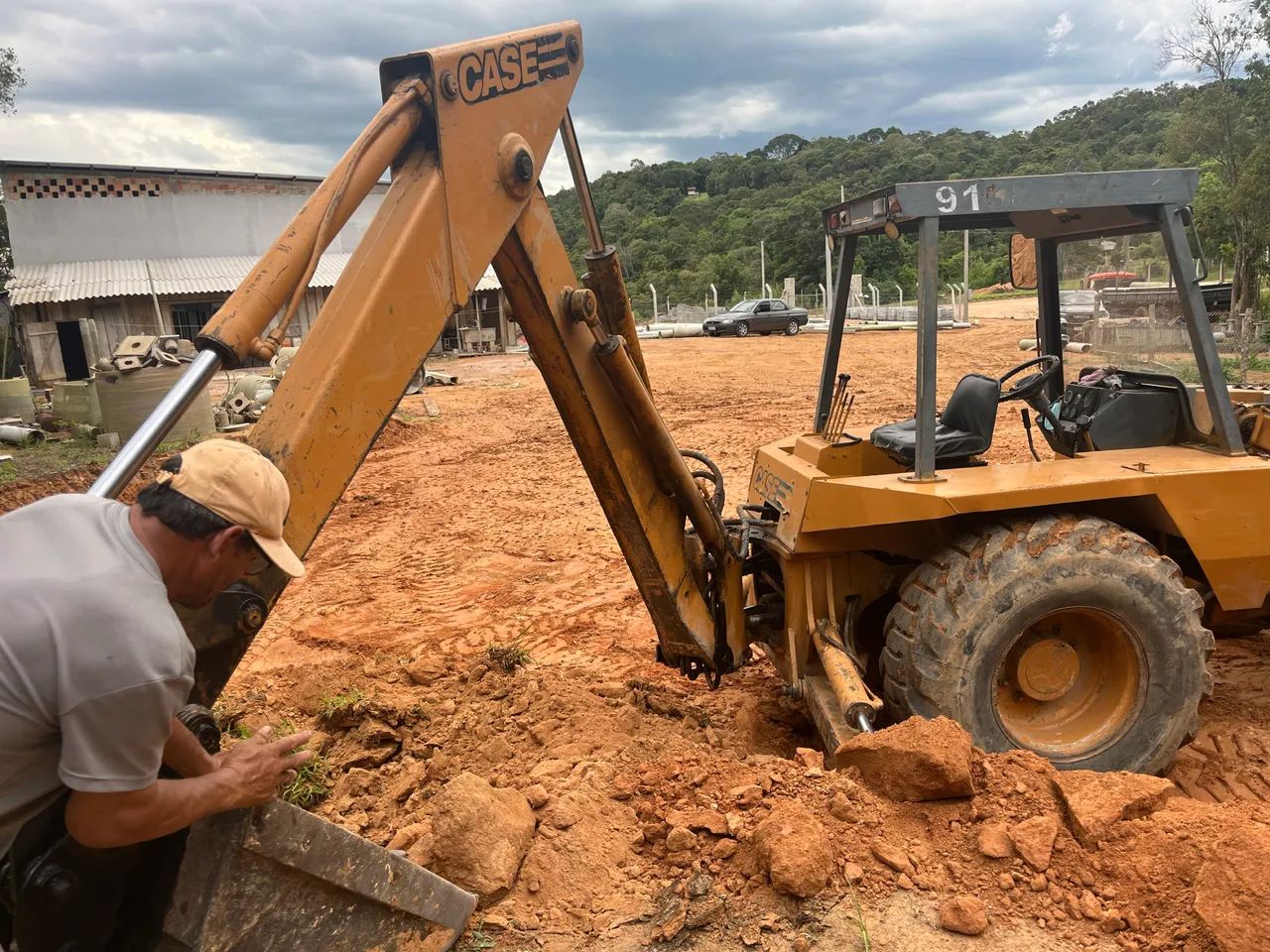 Retroescavadeira case 4x4 - Foto 4