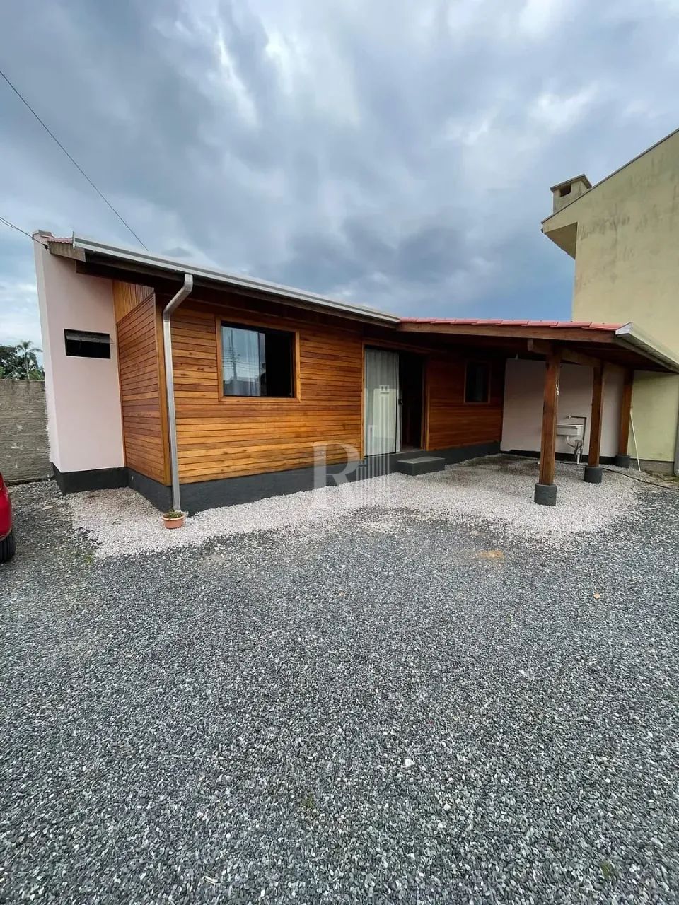 Casa para locação com dois dormitórios e área de lavanderia coberta, Joaia, Tijucas, SC
