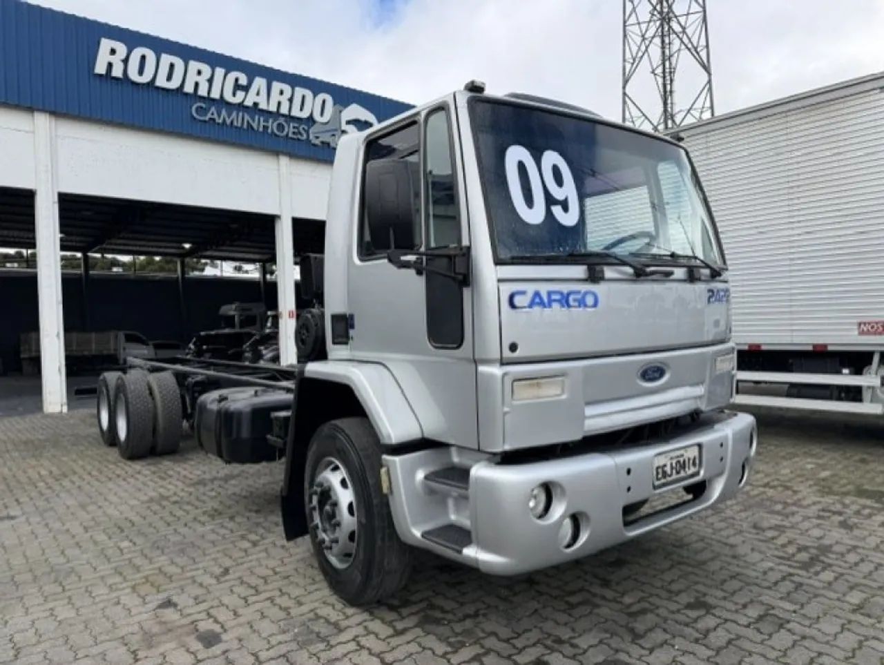 FORD Cargo 2422 E 3-Eixos 2P