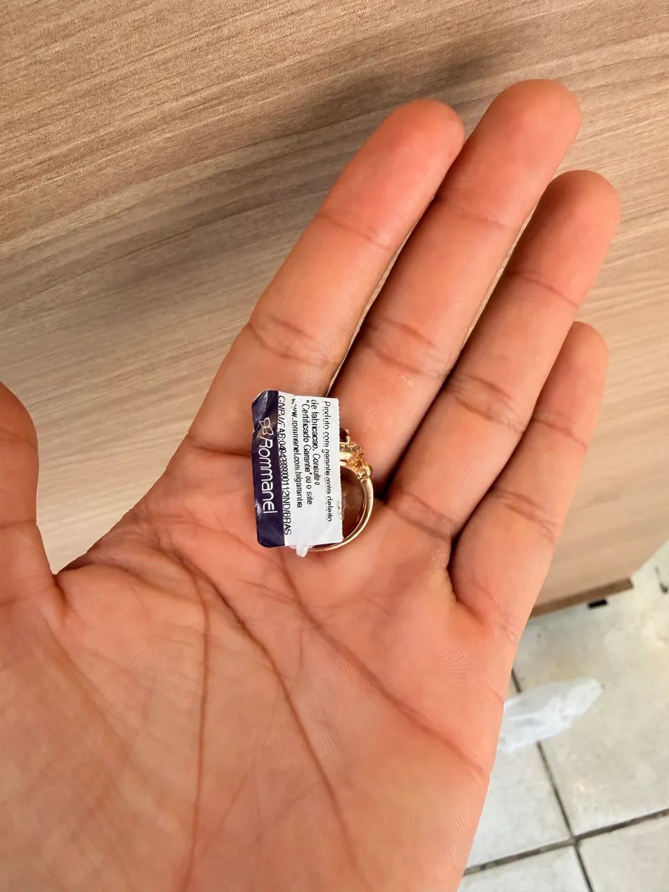 Anel da romannel banha a ouro 18k com pedra 