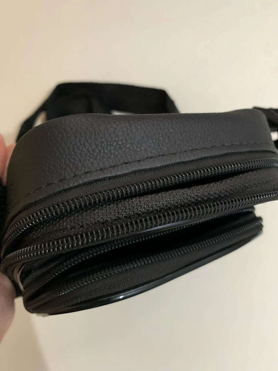 Shoulder bag preta (câmara de pneu) - Foto 4