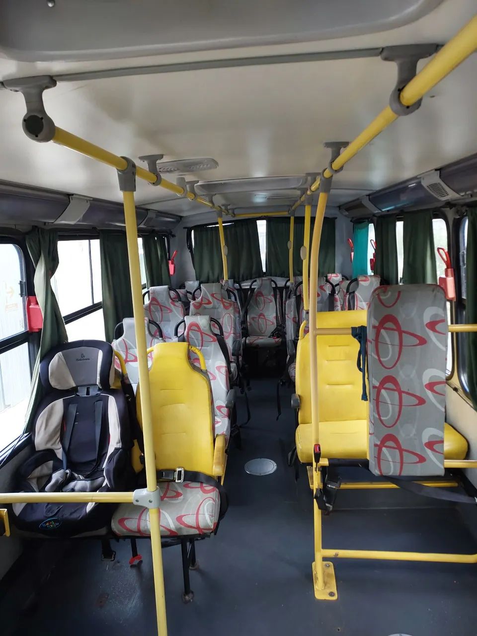 Mcro onibus com elevador,  ano 2012 valor: 105 mil - Foto 9