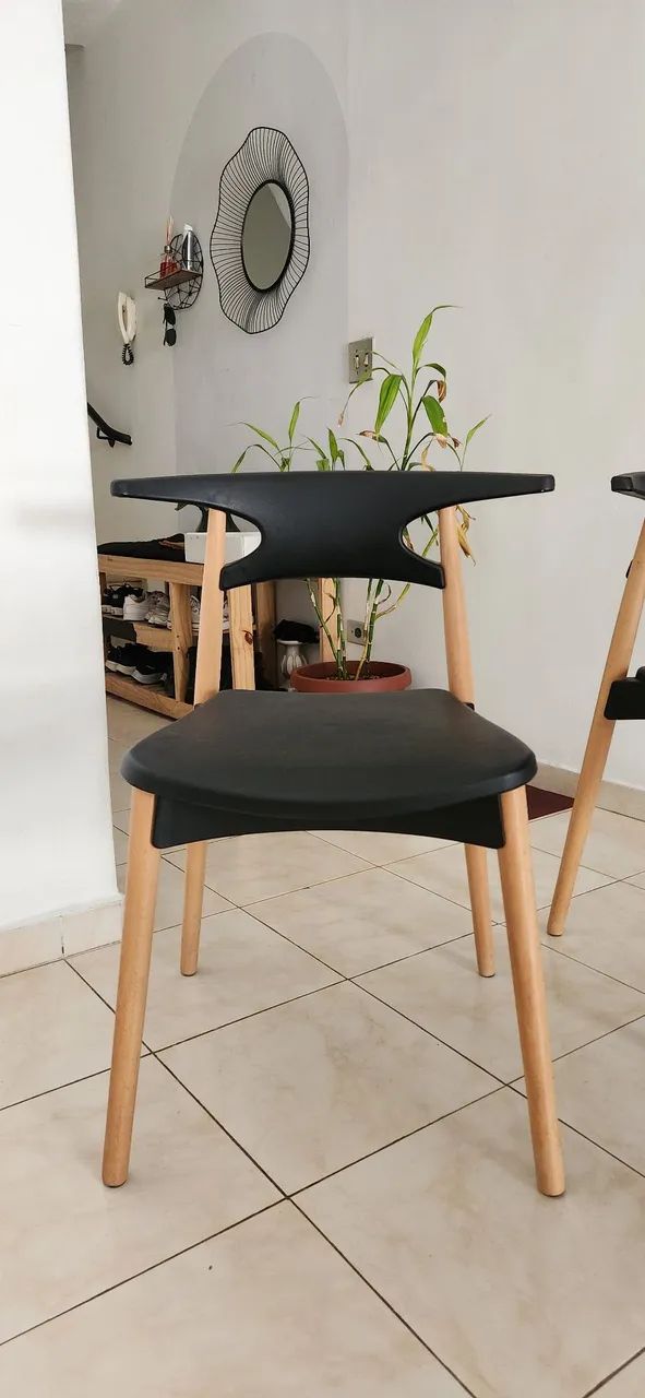 3 Cadeiras Rebecca para mesa de jantar usada 