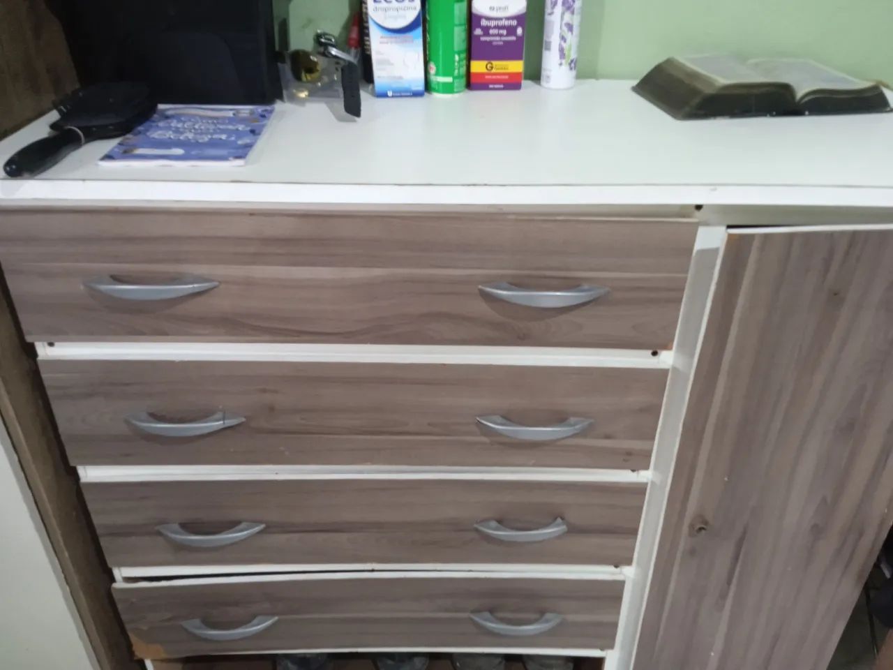 Vendo uma cômoda de madeira top