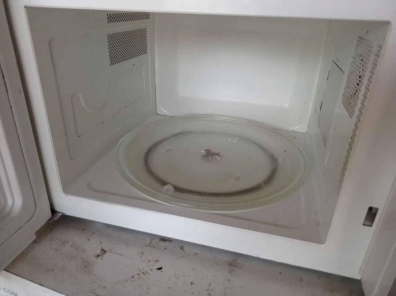 Microondas Eletrolux 31 litros  - Foto 4