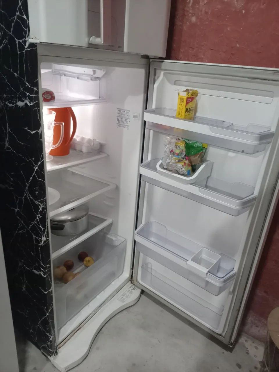 Vendo Geladeira 