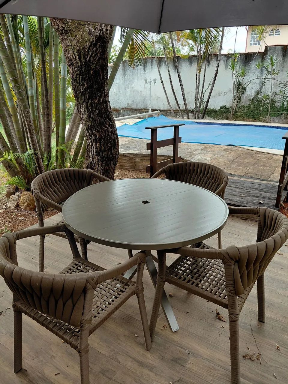 Jogo de mesa com 4 cadeiras para área externa nova - Foto 4