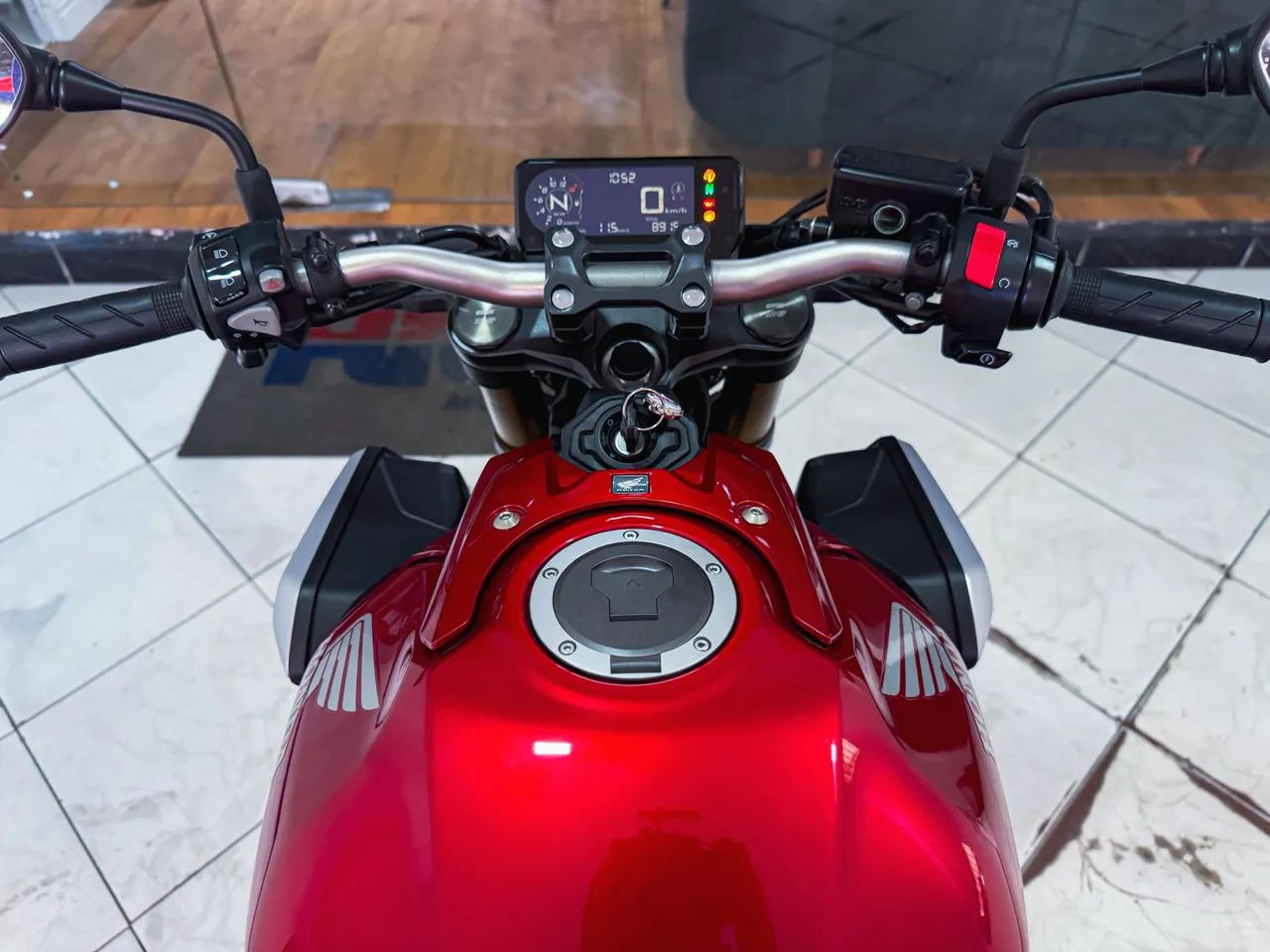CB 650R NSC ABS 2022 COM APENAS 9.000 KM - SUPER EXCLUSIVA  - Foto 5
