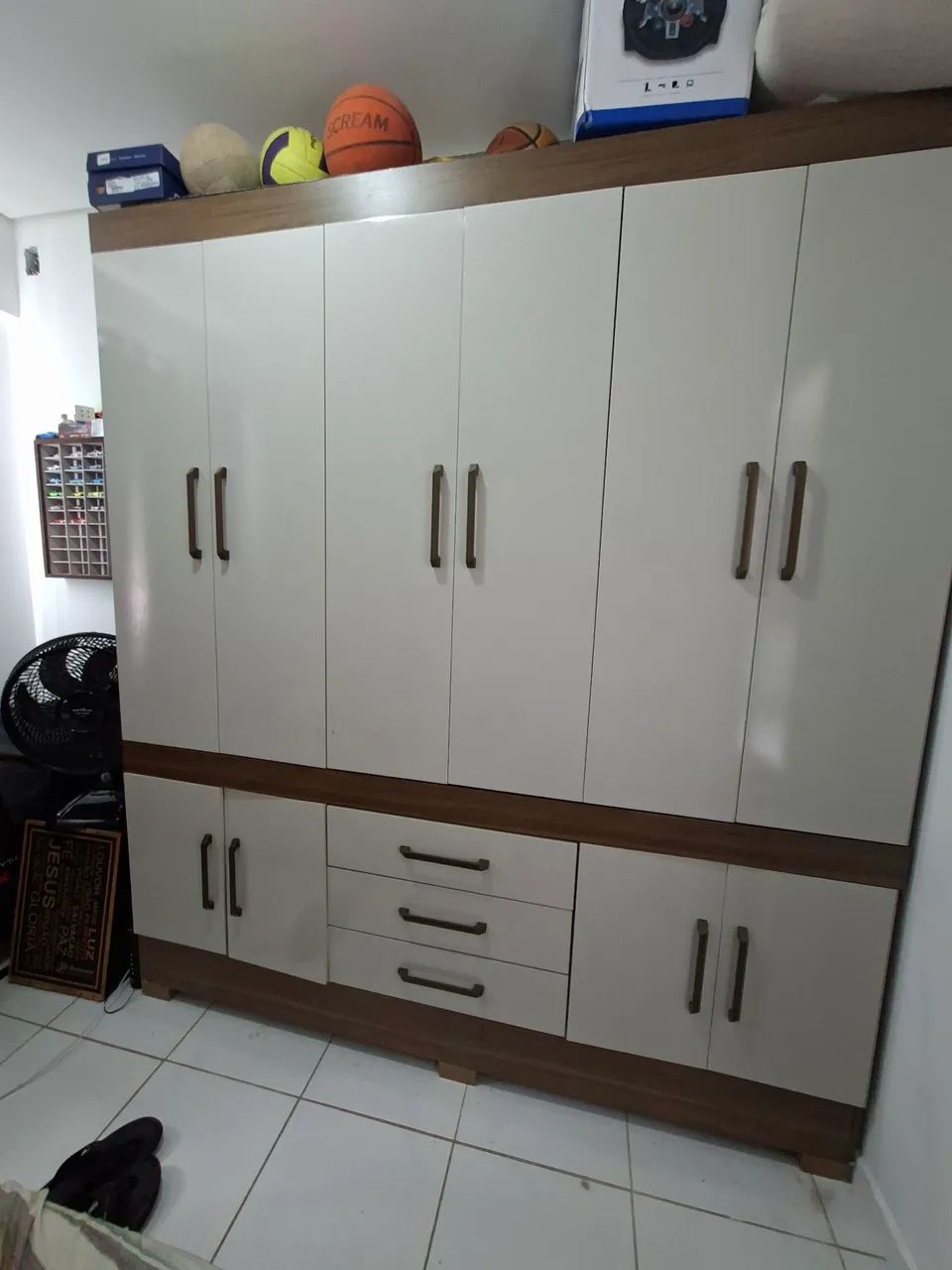 Guarda roupa  * 