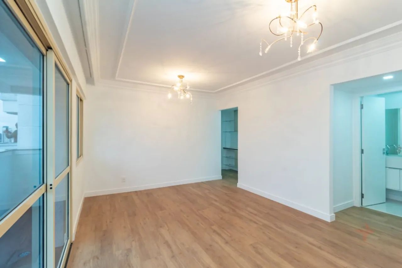 Apartamento para venda em Moema com 3 quartos, sendo 1 suíte, 112m²