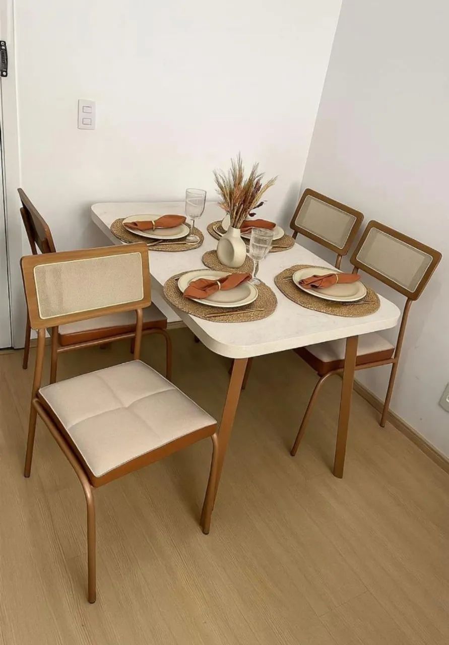 Mesa Estelar com quatro cadeiras