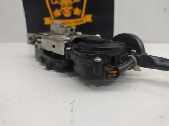 J＊J N221 P - Fechadura Dianteira Direita Jac J6 - Peças para carros