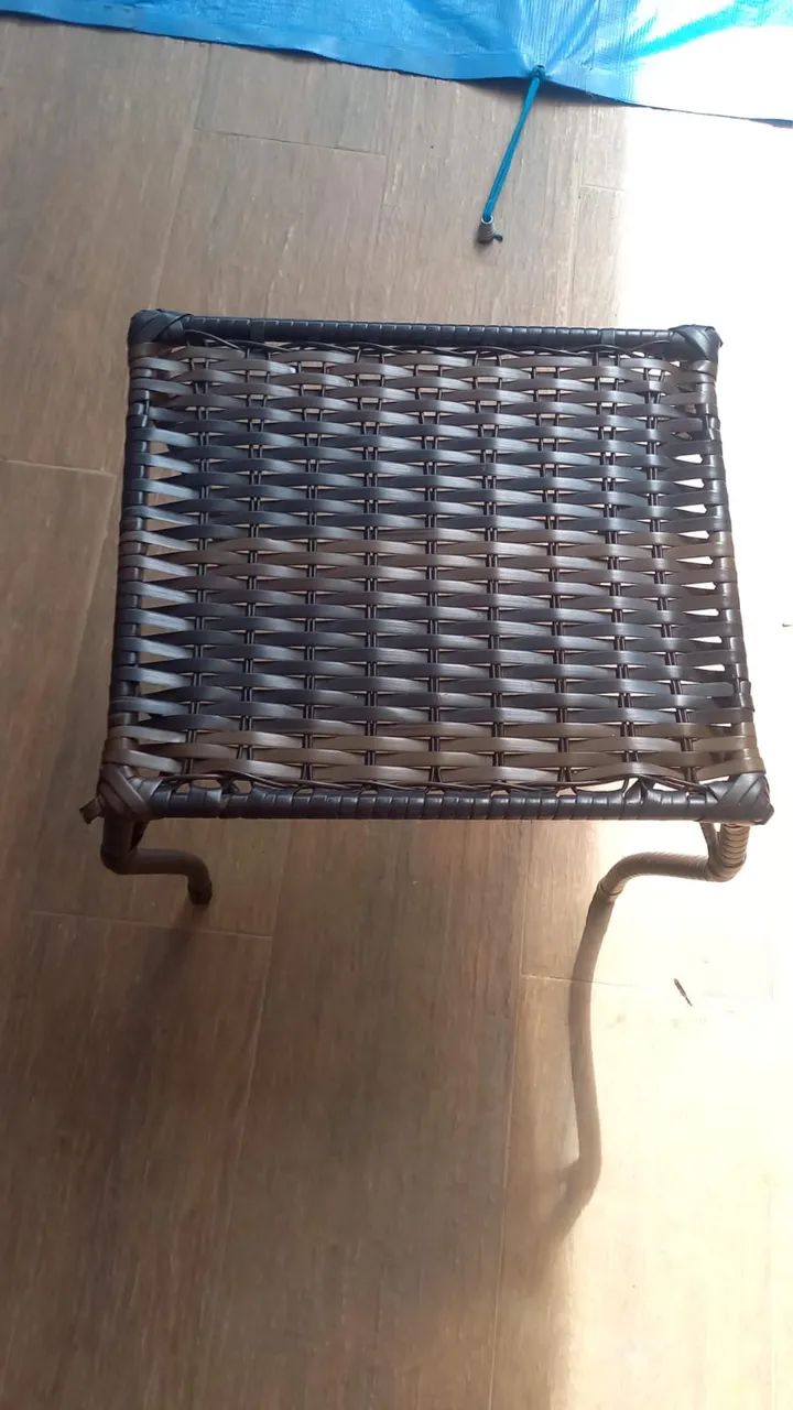 VENDO 2 espreguiçadeiras + 1 mesinha de fibra  - Foto 2