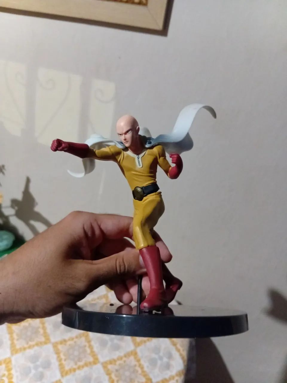 Action Figure Saitama - One Punch Man (Pose Soco Sério) - Foto 4